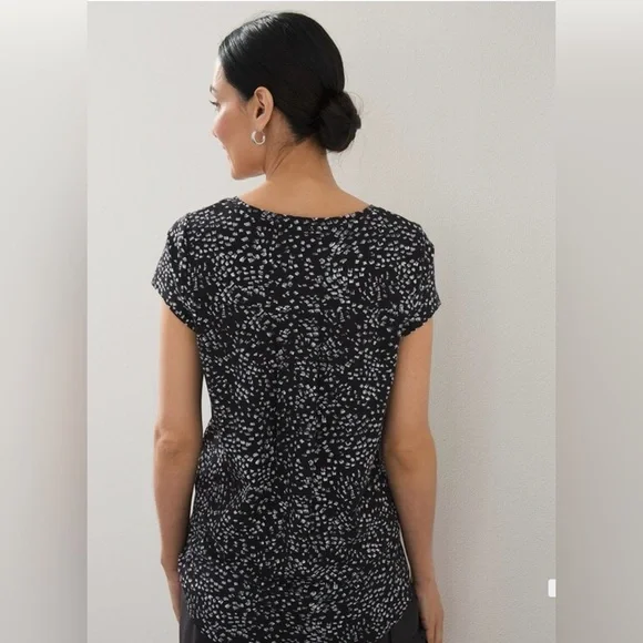 Chico’s | Zenergy Printed Shirttail Tee- Size M (1) - Picture 4 of 9
